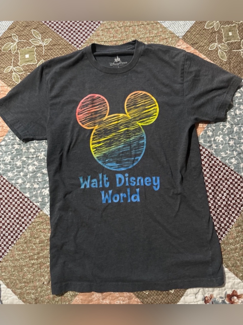 Disney parks women’s shirt size small